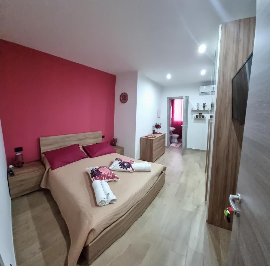 A Casa Di Lina Hotel ออลเบีย ภายนอก รูปภาพ